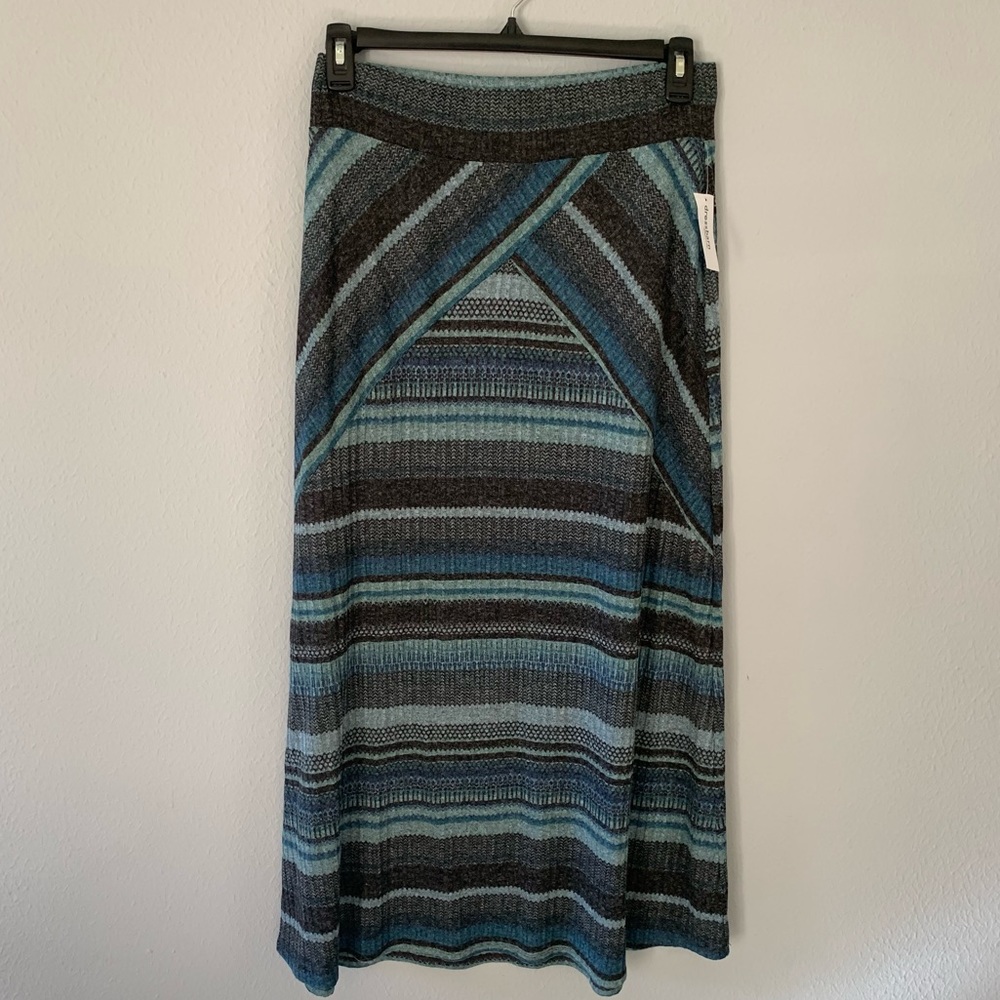 DRESS BARN MULTI COLORED MAXI SKIRT SIZE M